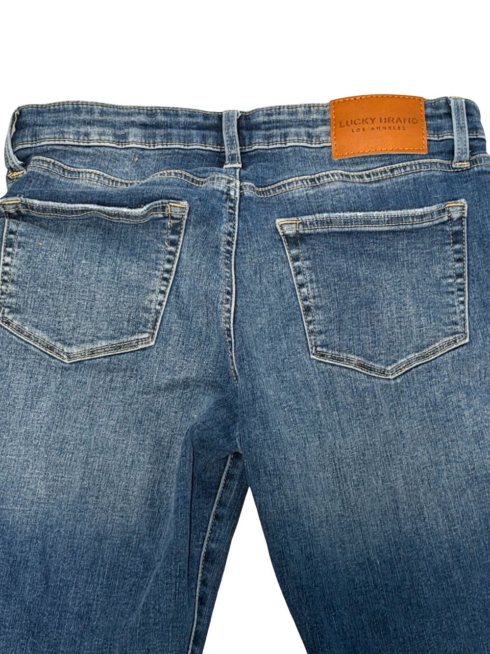 Lucky Brand Women’s Size 8 Straight Leg Medium Wash Denim Jeans - Picture 3 of 3
